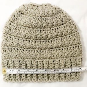 NWOT Messy bun/ponytail beanie